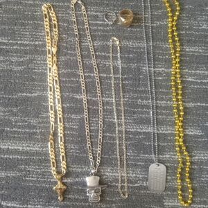 Lots of jewelry